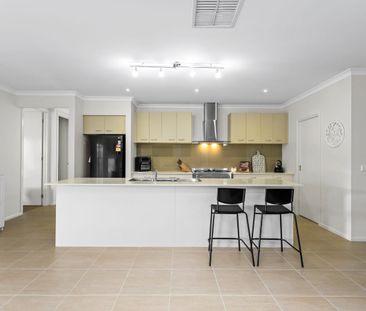 Spacious Family Living in Hawkstowe Estate - Photo 5