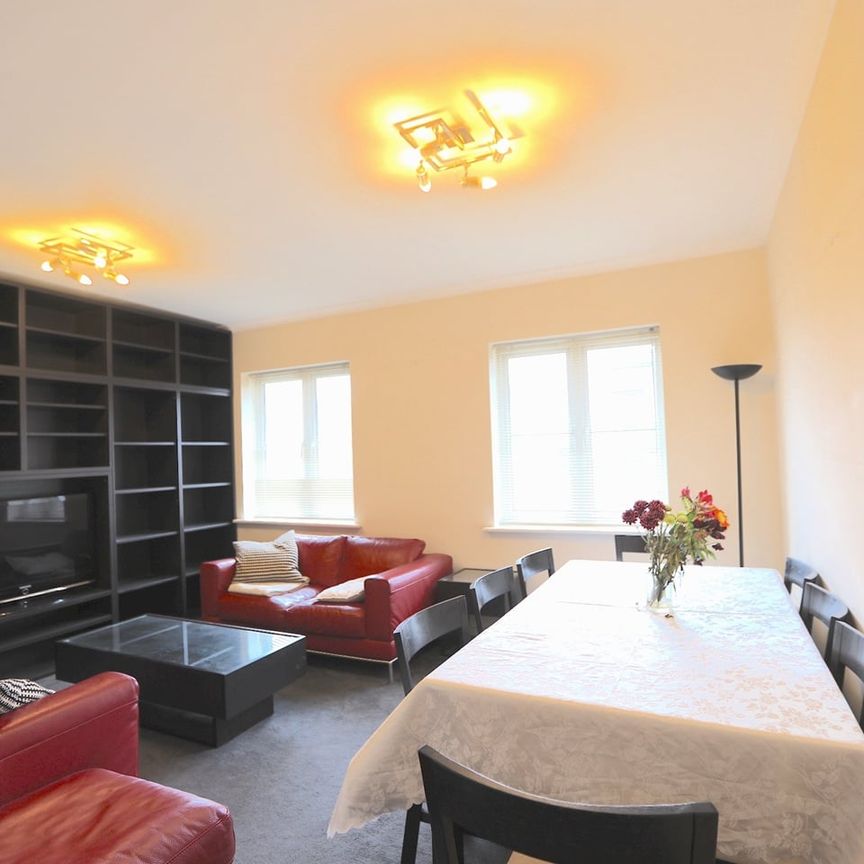 2 Bed Flat, Christopher Court, NW4 - Photo 1