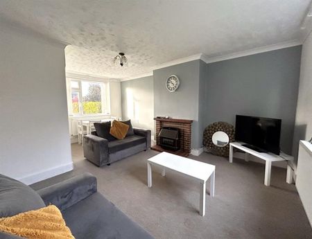 3 Bedroom Semi Detached To Let - Photo 2