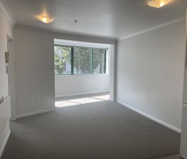 1 Bedroom Apartment Living With Bonus Office Space - Photo 5