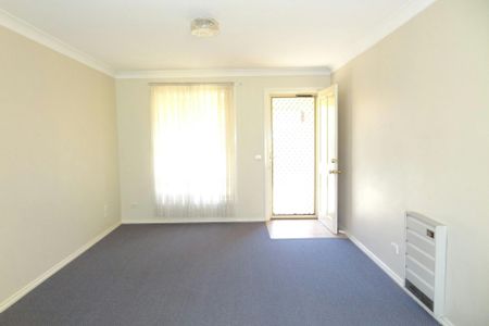 LOVELY 2 BEDROOM UNIT! - Photo 2