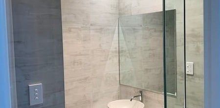 2 Bedroom in Riverhead - Photo 2