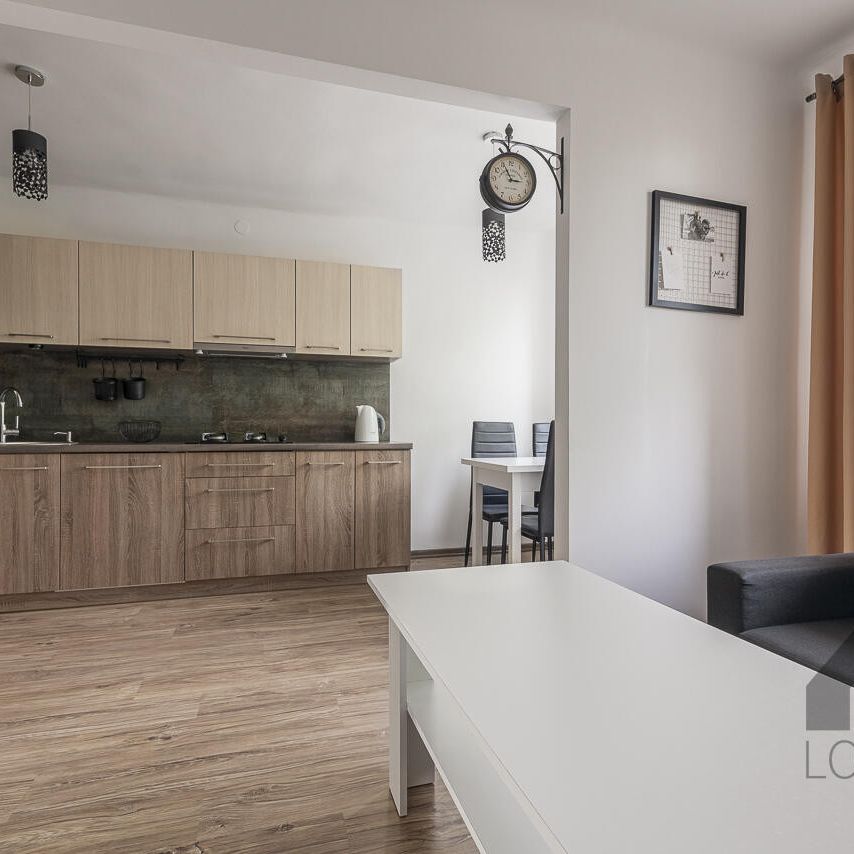 Piękne, dwupokojowe mieszkanie na Podwalu w Jaworznie do wynajęcia | Spacer 3D - Photo 1