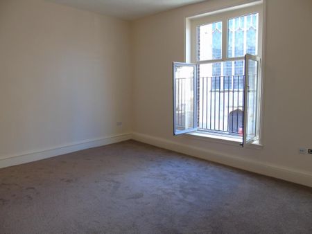 2 bedroom townhouse to rent - Photo 3