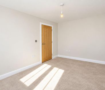 2 bedroom semi-detached house to rent - Photo 5