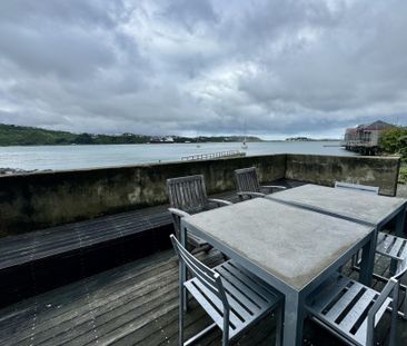 Split level townhouse on the waterfront - Photo 2