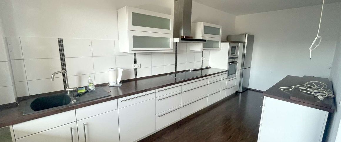 Neuss-Furth: Helle 5-Zimmerwhg, mit Kamin, Dusch- und Wannenbad, EBK und Sonnenbalkon - Foto 1