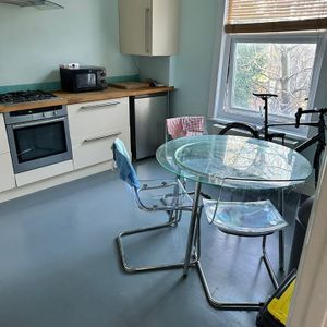 Room in a Shared Flat, Wandsworth Road, SW8 - Photo 2