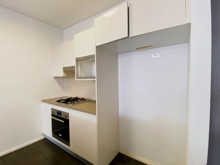 2 bed 2 bath-623 - Photo 3