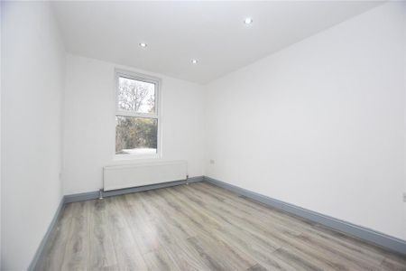 3 bedroom apartment to rent - Photo 3