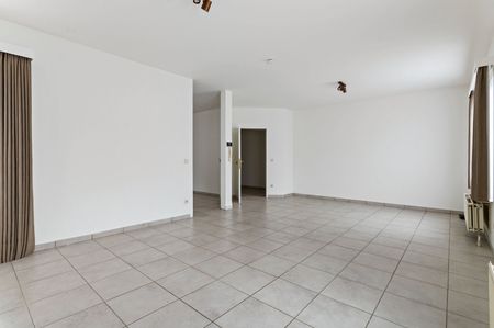 Gezellig 2-slpk appartement met terras in hartje Lille - Photo 2