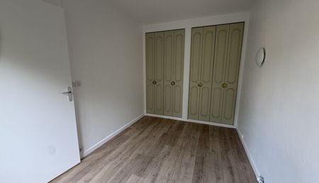 Appartement 3 pièces 70m2 REIMS 740 euros - Photo 2