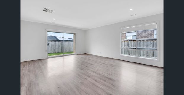 4 Bedroom in Merrifield Estate. - Photo 1