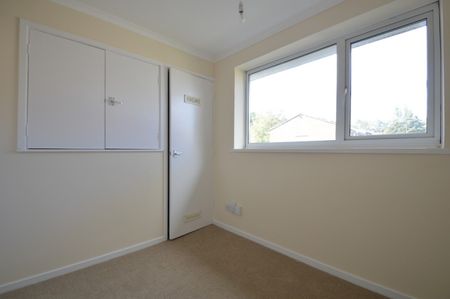 2 bedroom House - NURSERY GARDENS, WELWYN GARDEN CITY. - Photo 5