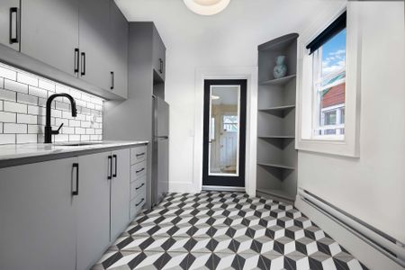 For Lease - 647A St Clair Avenue, Toronto, Ontario - Photo 4