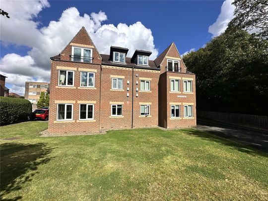 424, Street Lane, Leeds, West Yorkshire, LS17 6RL - Photo 1