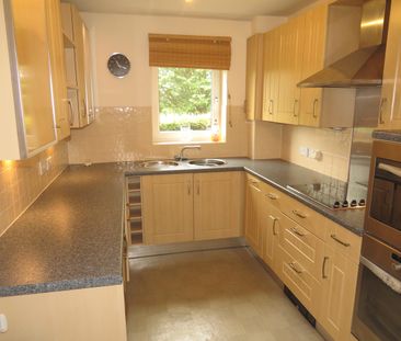 Lakeside Boulevard, Doncaster - Photo 4