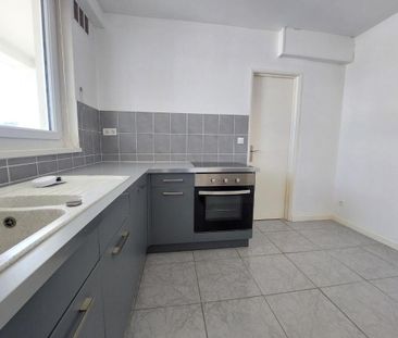 Location Appartement 3 pièces 59m² CAUDEBEC LES ELBEUF 76320 - Photo 1
