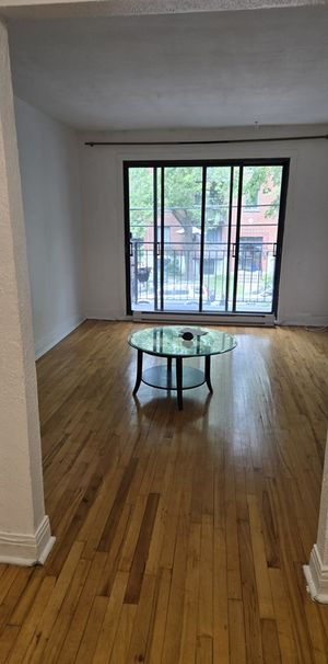 Grand 4 1/2 Renové A Louer - Photo 1