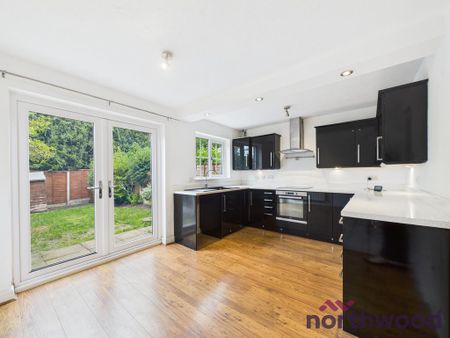 3 bedroom mews to rent - Photo 4