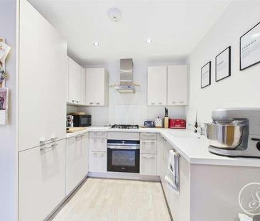 Crescent Gardens, Leeds, LS17 - Photo 6