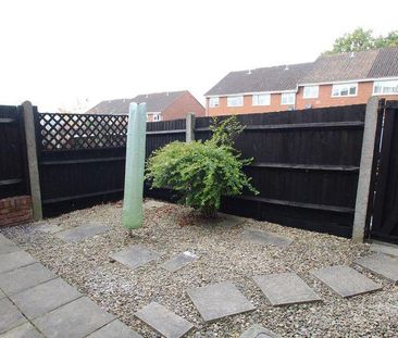 1 bedroom ground floor maisonette to rent - Photo 4