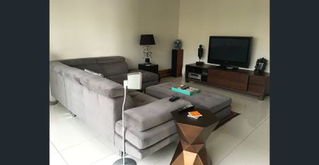 Modern 3Bedroom Townhouse in Waverley Park Estate - Photo 5