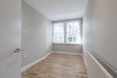 2 bedroom ground floor flat to rent - Photo 3