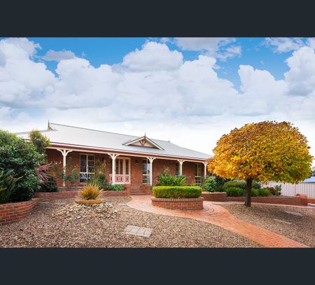 78 Mistletoe Street, Golden Square, Vic 3555 - Photo 2