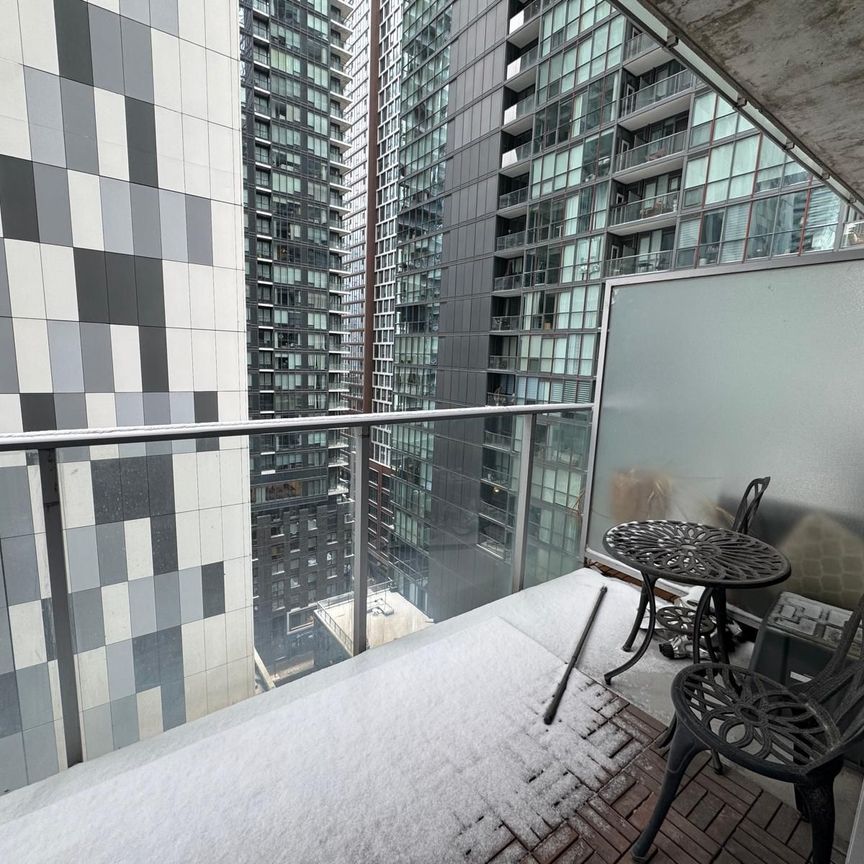 For Lease - 375 King Street Unit# 1605, Toronto, Ontario - Photo 1