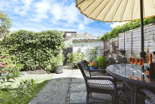 2 bedroom maisonette to rent - Photo 1