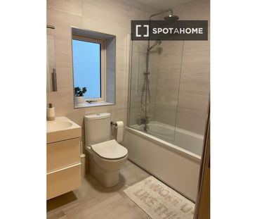 Double room in a two bedroom house for single person for ren - Photo 3