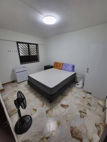 1 Bedroom HDB_THREE_ROOM at Jurong East - Photo 2