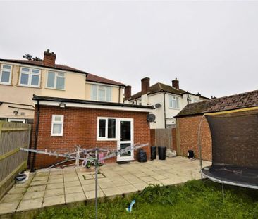 3 bedroom semi-detached house to rent - Photo 4