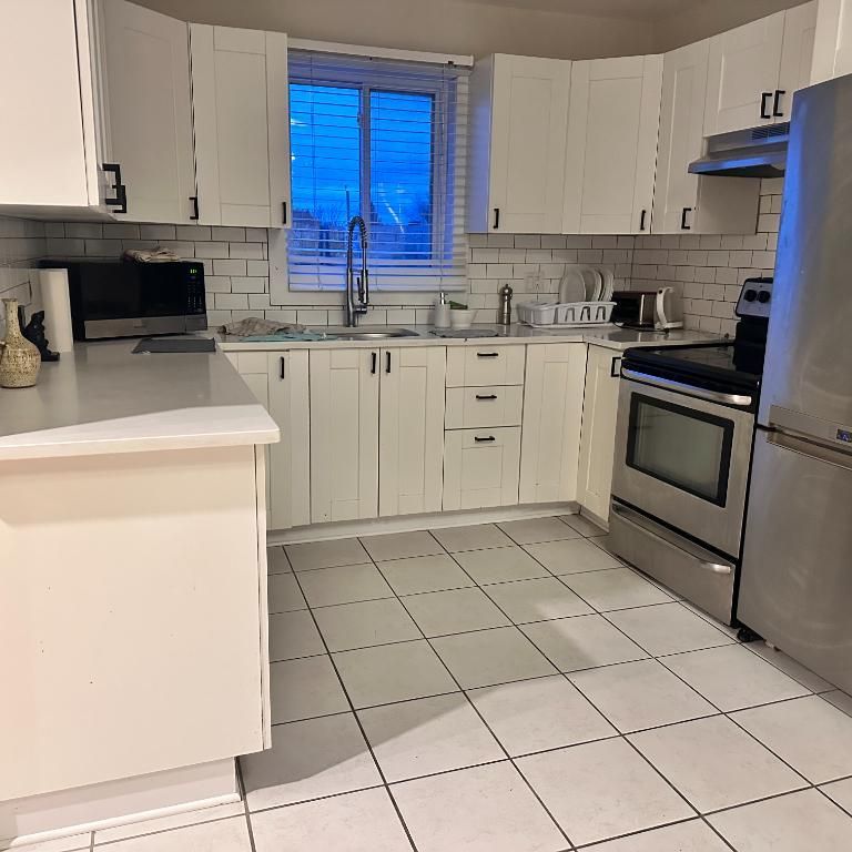 Appartement Meublé 4 1/2, 2 CH à Laval Chomedey - Photo 1