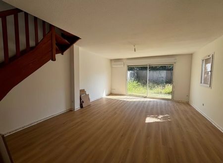Location Maison 4 pièces 83m² NIMES 30900 - Photo 2