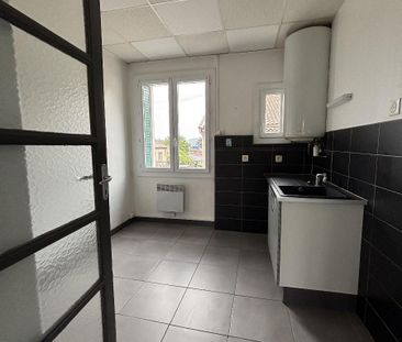 Location Appartement 4 pièces 76m² LE POUZIN 07250 - Photo 4