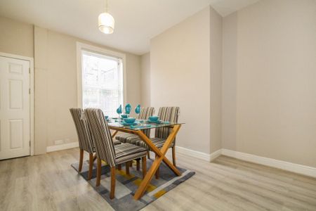 4 bedroom terraced house to rent - Photo 3