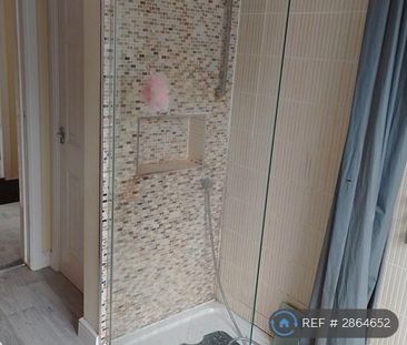 3 bedroom semi-detached house to rent - Photo 6