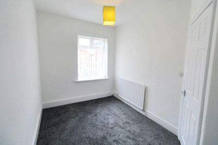 3 bed upper flat to rent in NE4 - Photo 2