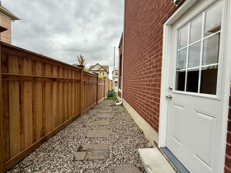 For Lease - 12 Crombie Street, Clarington, Ontario - Photo 5
