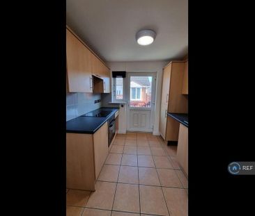 2 bedroom bungalow to rent - Photo 2