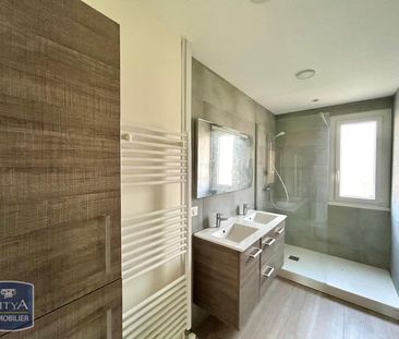 Location Appartement 4 pièces 77m² BOURG EN BRESSE 01000 - Photo 4