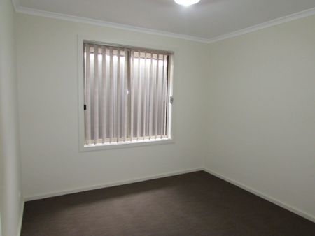 Neat, low maintenance three-bedroom home in Bluestone Estate, Mount Barker! - Photo 4