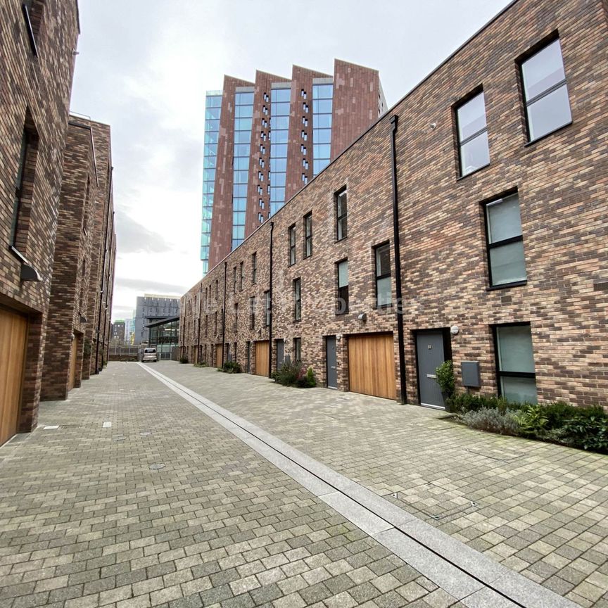 Lockgate Mews, New Islington - Photo 1