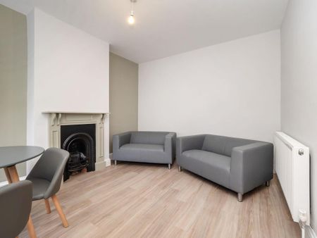 5 bedroom terraced house to rent - Photo 2