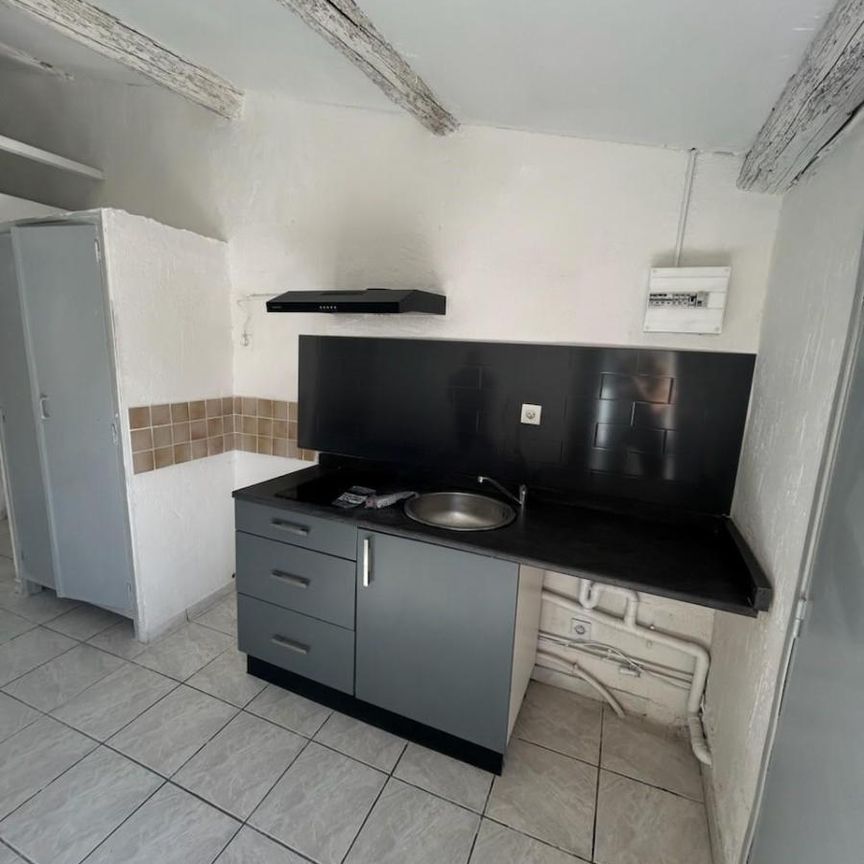 Location Appartement 1 pièce 23m² MARTIGUES 13500 - Photo 1