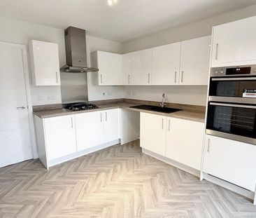 3 bedroom semi-detached house to rent - Photo 3