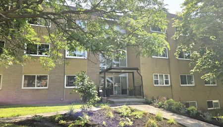 621 Cummings Avenue - Photo 2