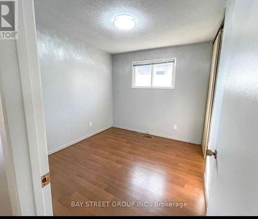 For Lease - 882 Southdown Drive, Oshawa, Ontario - Photo 6